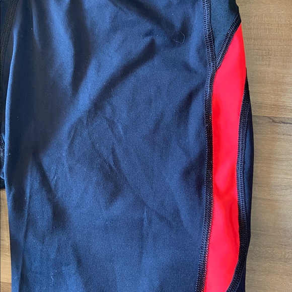 Under Armour Compression Capris - Picture 3 of 10